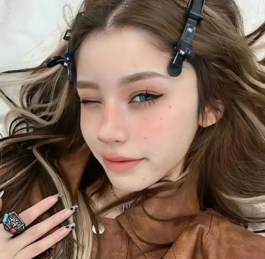 爱很真水很深